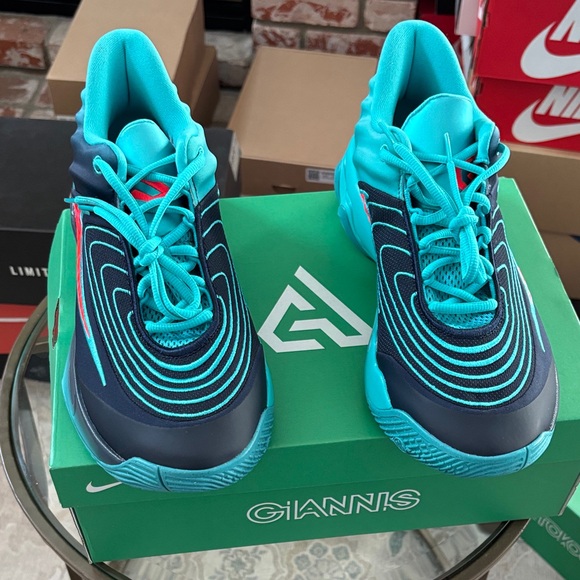 Nike Giannis Immortality 4 Men’s Basketball Shoes - Picture 3 of 6